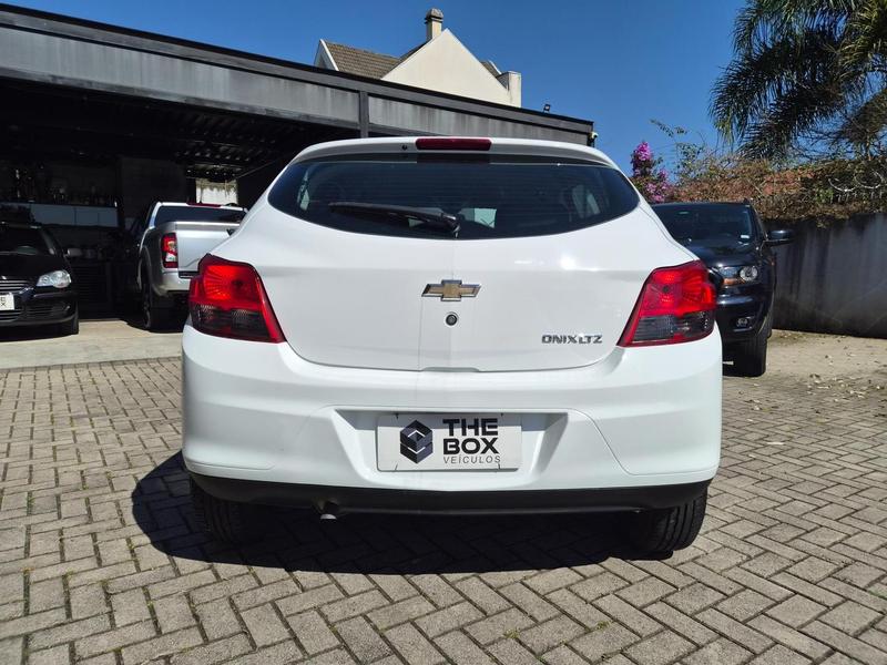 Chevrolet Onix Hatch LT 1.4 8V Flexpower 5P Aut. - foto 9