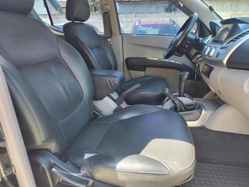 Mitsubishi L200 Triton Hpe 3.2 Cd Tb Int.diesel Automático - foto 11