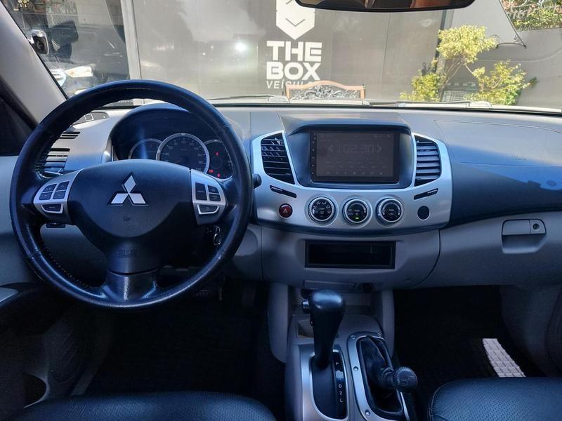 Mitsubishi L200 Triton Hpe 3.2 Cd Tb Int.diesel Automático - foto 12