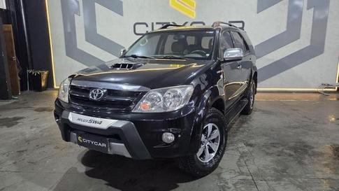 TOYOTA HILUXSW4 SRV4X4