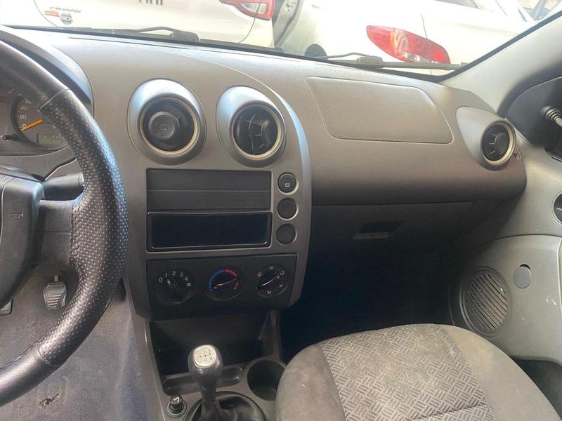Ford Fiesta Sedan Sedan 1.6 Flex - foto 12