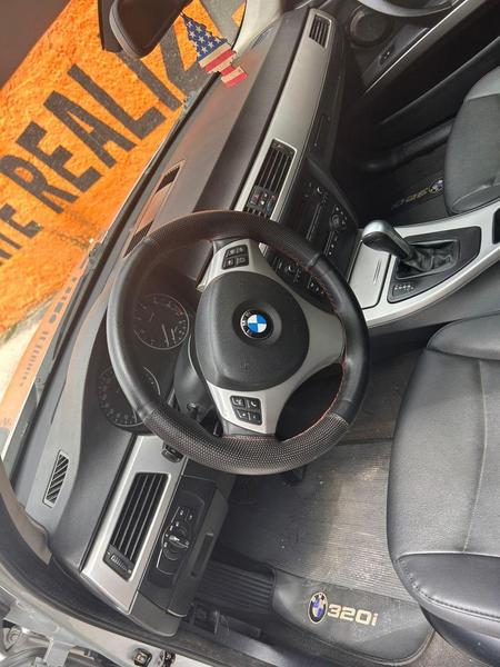 BMW 320i Va 71 - foto 12