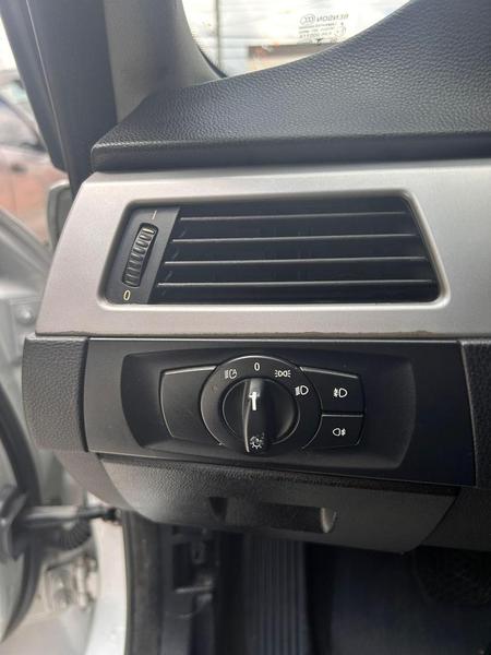BMW 320i Va 71 - foto 17