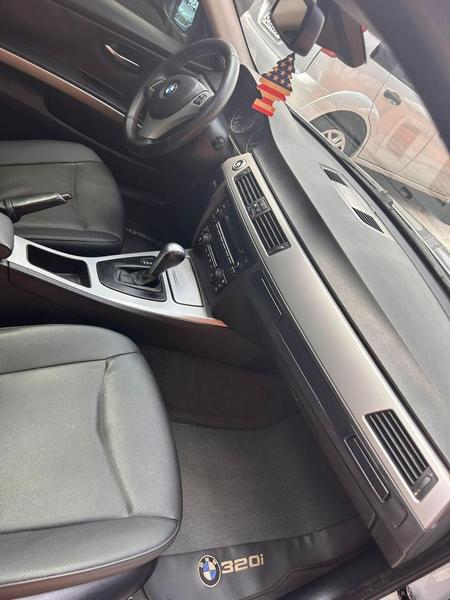 BMW 320i Va 71 - foto 18