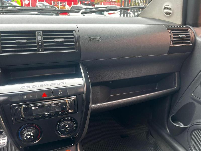 Volkswagen CrossFox - foto 14