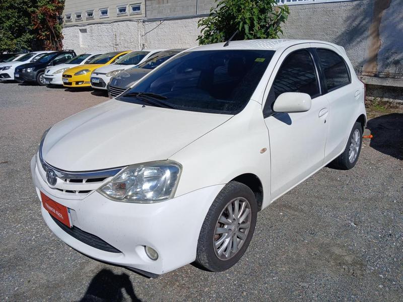 Toyota Etios Hb Xls - foto 2