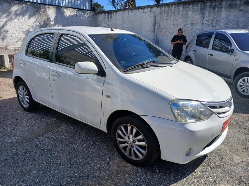 Toyota Etios Hb Xls - foto 3