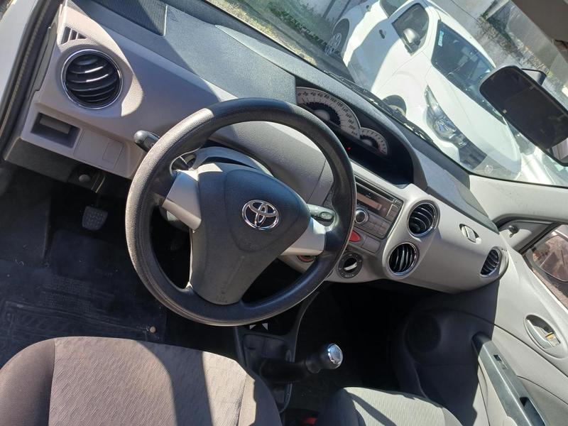 Toyota Etios Hb Xls - foto 8