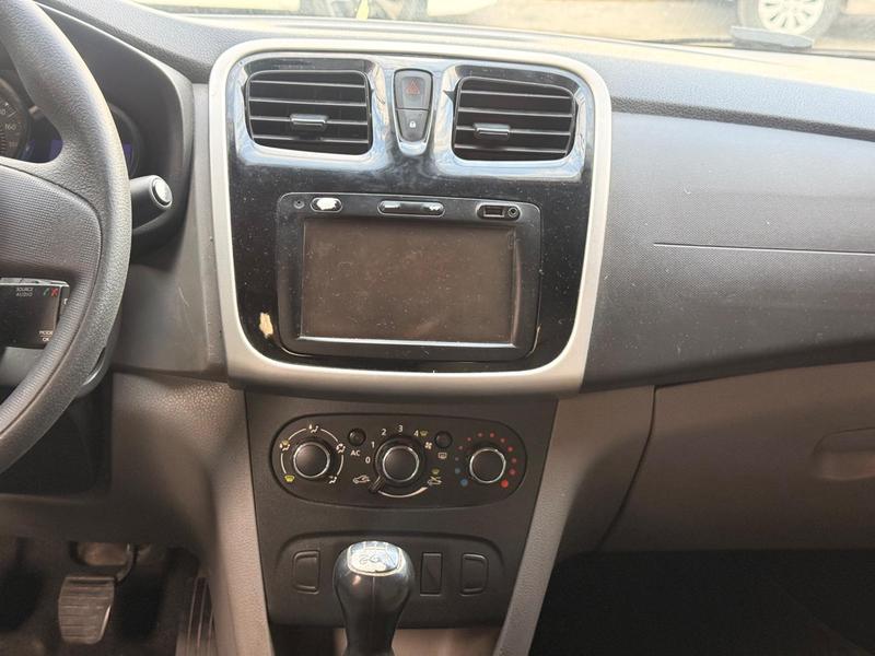 Renault Logan Authentique Hi Flex 1.0 16V 4P - foto 11