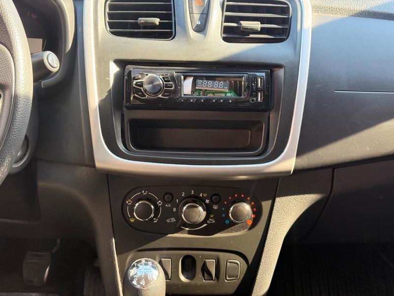 Renault Logan Life Flex 1.0 12V 4P Mec. - foto 11
