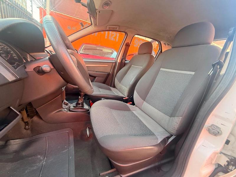 Chevrolet Celta 10l LT - foto 8