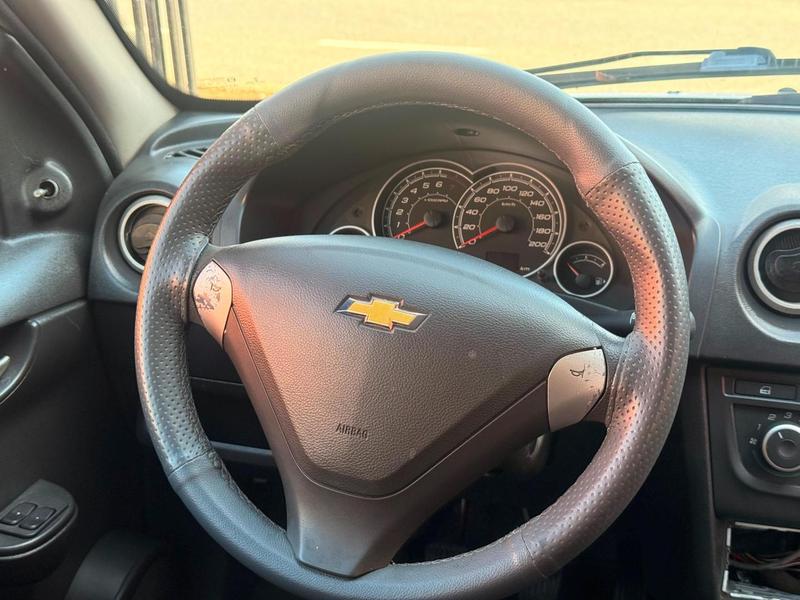 Chevrolet Celta 10l LT - foto 9