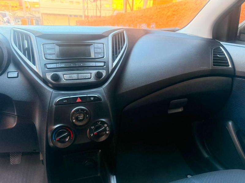 Hyundai HB20 Premium 1.6 Flex 16V Mec - foto 12