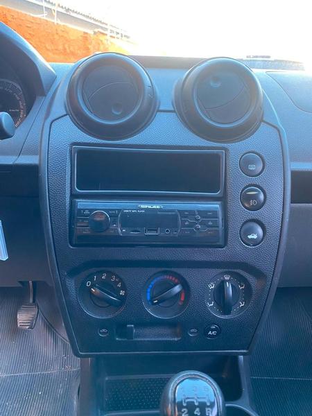 Ford Fiesta 1.6 Flex - foto 13