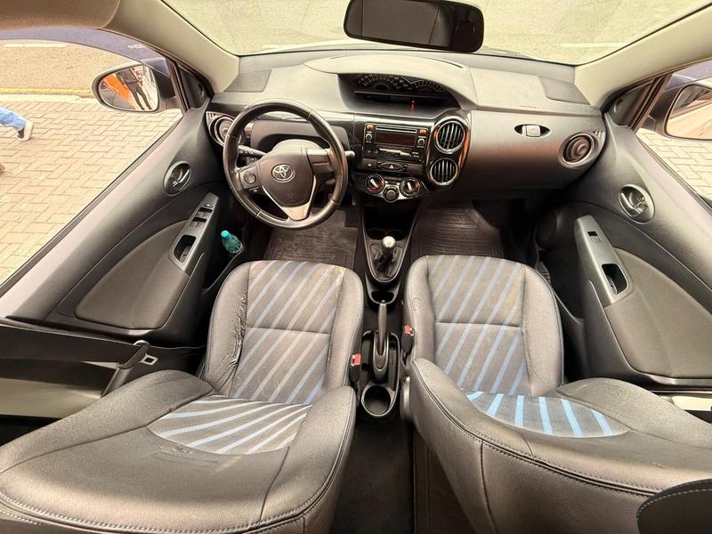 Toyota Etios Sd Xs - foto 12