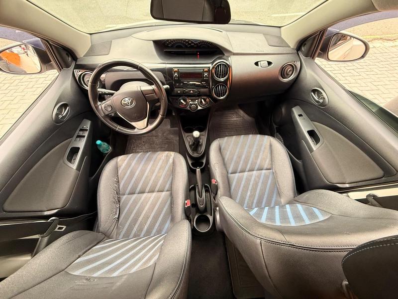 Toyota Etios Sd Xs - foto 13