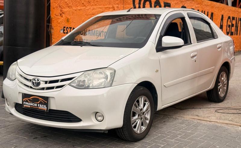 Toyota Etios Sd Xs - foto 2