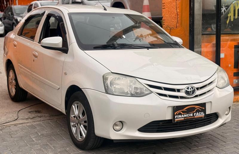 Toyota Etios Sd Xs - foto 3