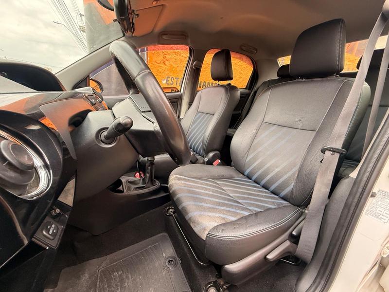Toyota Etios Sd Xs - foto 7