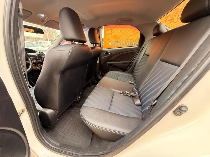 Toyota Etios Sd Xs - foto 8