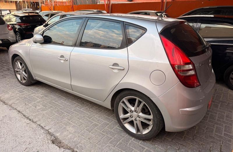 Hyundai i30 2.0 - foto 6