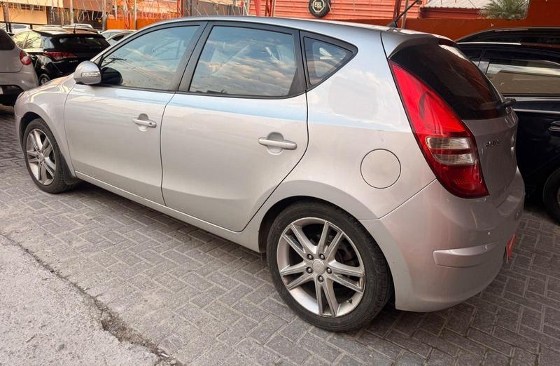 Hyundai i30 2.0 - foto 7