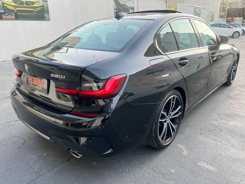 BMW 320i M Sport Flex - foto 7
