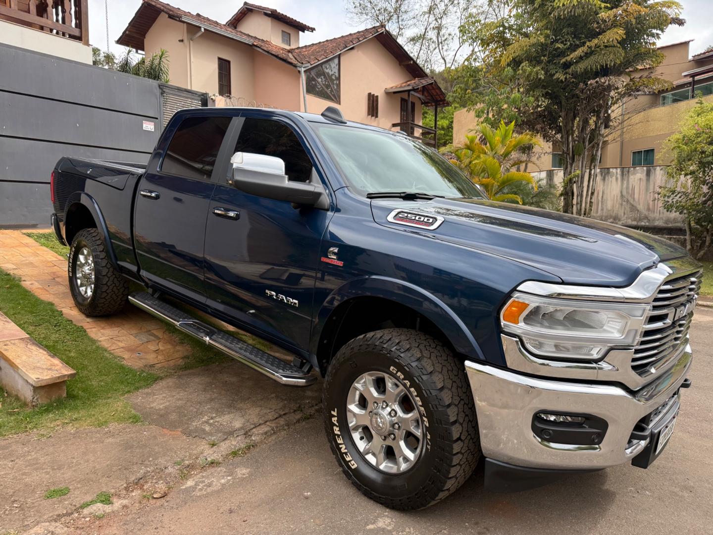 RAM RAM 2500 LARAMIE