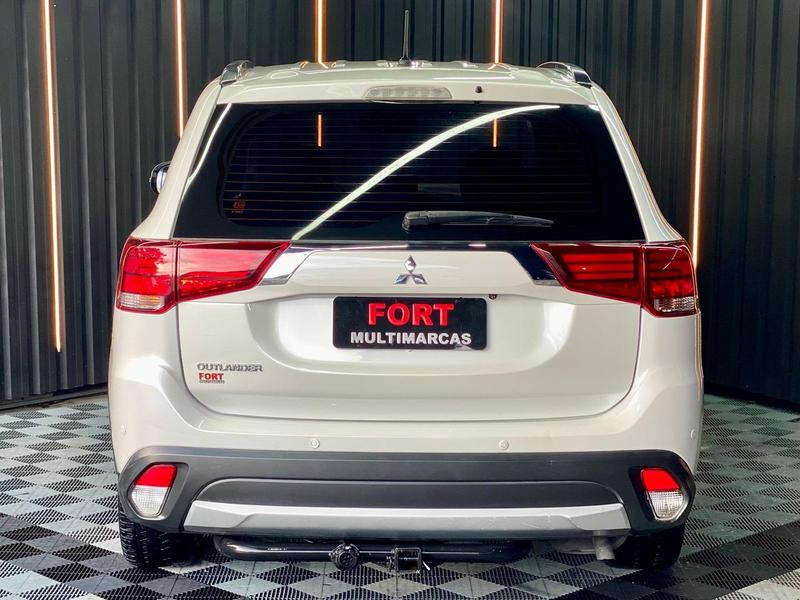 Mitsubishi Outlander 2.0 16V 160cv - foto 4