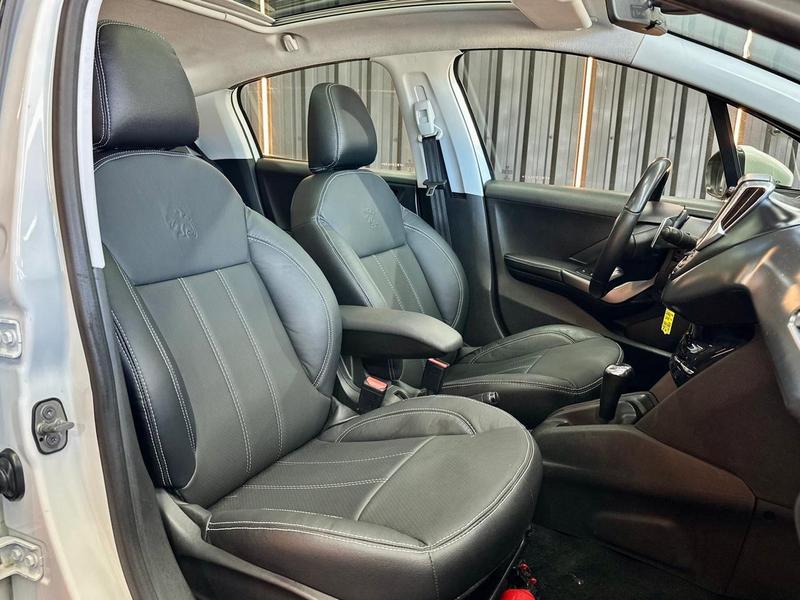 Peugeot 208 Griffe 1.6 Flex 16V 5P Automático - foto 11