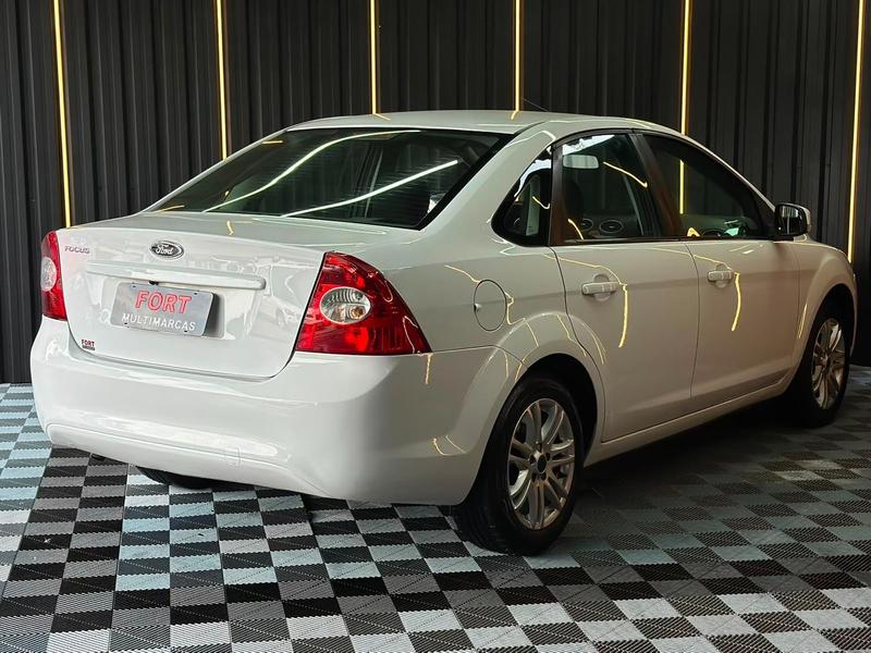 Ford Focus Sedan 2.0 16V 2.0 16V Flex 4P Aut. - foto 3