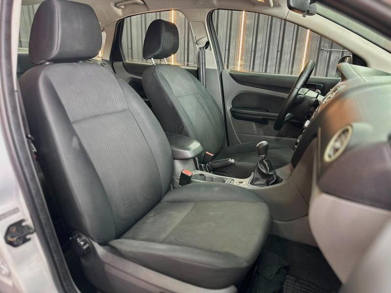 Ford Focus Sedan 2.0 16V 2.0 16V Flex 4P Aut. - foto 10