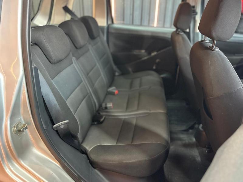 Fiat Idea 1.4 MPI Attractive 8V Flex 4P Manual - foto 11