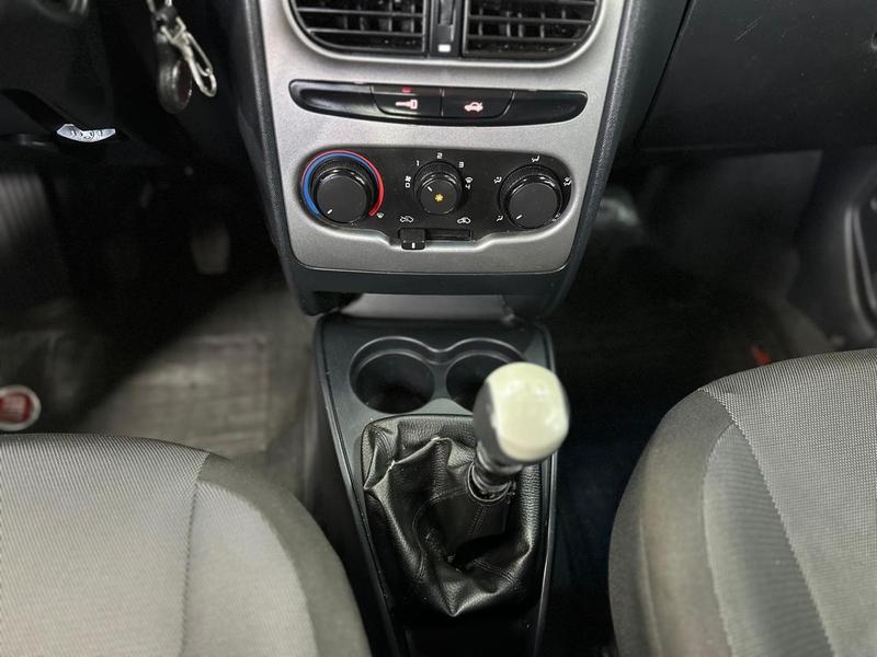 Fiat Idea 1.4 MPI Attractive 8V Flex 4P Manual - foto 8