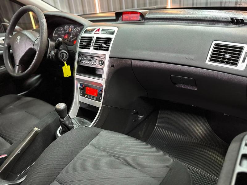 Peugeot 307 1.6 Presence Pack 16V Flex 4P Manual - foto 8