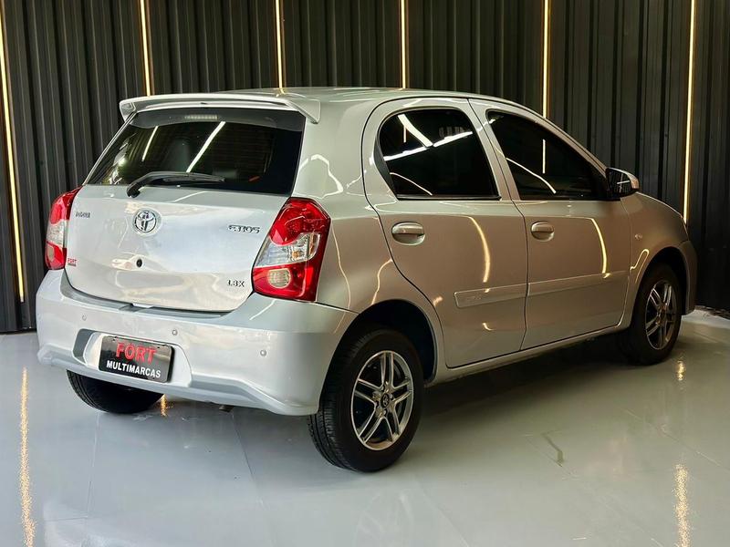 Toyota Etios Hatch X 13l Mt - foto 3