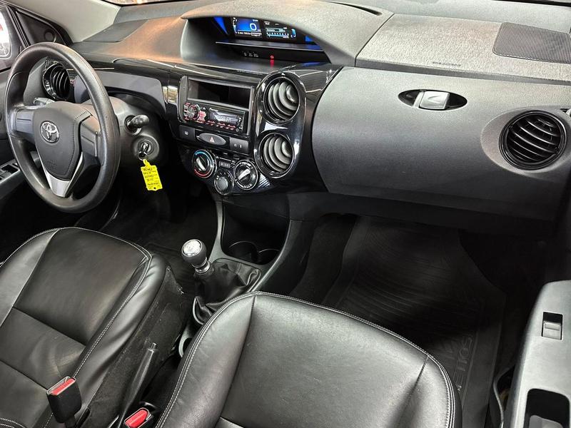 Toyota Etios Hatch X 13l Mt - foto 9