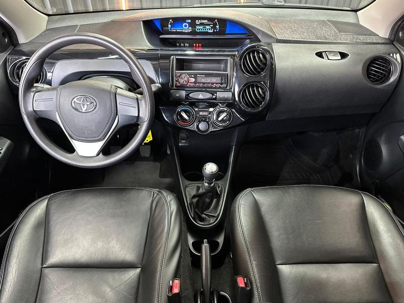 Toyota Etios Hatch X 13l Mt - foto 6
