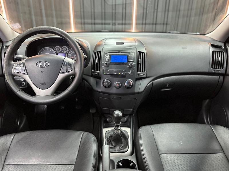 Hyundai i30 2.0 - foto 6
