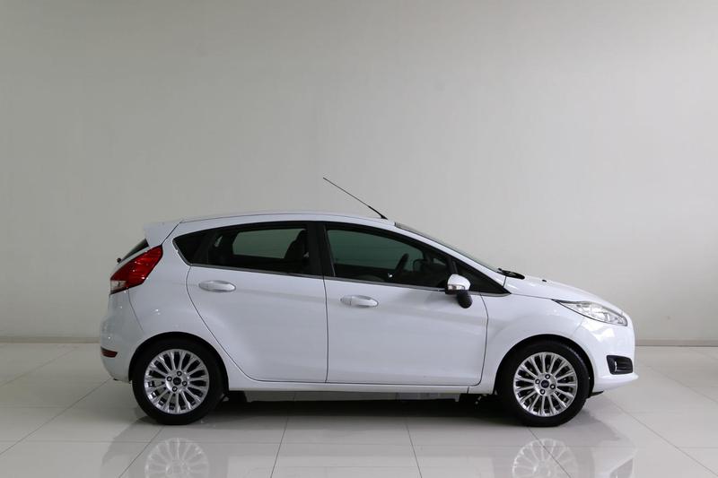 Ford Fiesta 1.6 Titanium Hatch 16V Flex 4P Powershift - foto 4