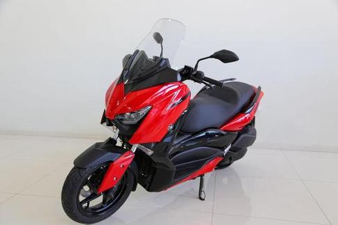 YAMAHA XMAX