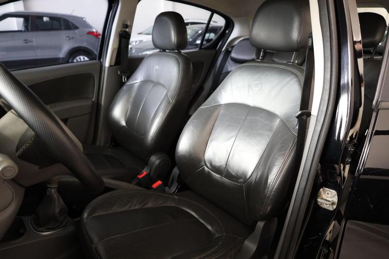 Fiat Palio Attract 1.4 - foto 8