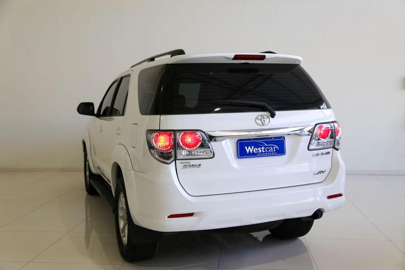 Toyota SW4 3.0 Srv 4X4 16V Turbo Intercooler Diesel 4P Automático - foto 16