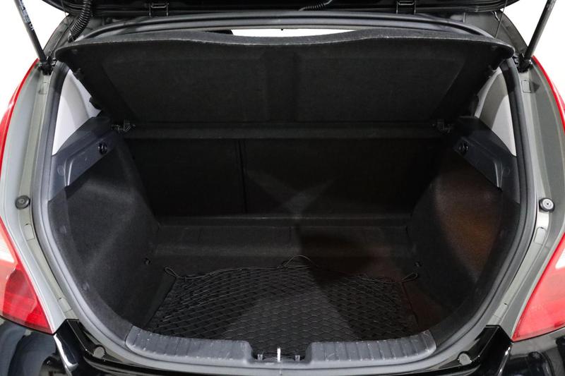 Hyundai i30 2.0 - foto 14