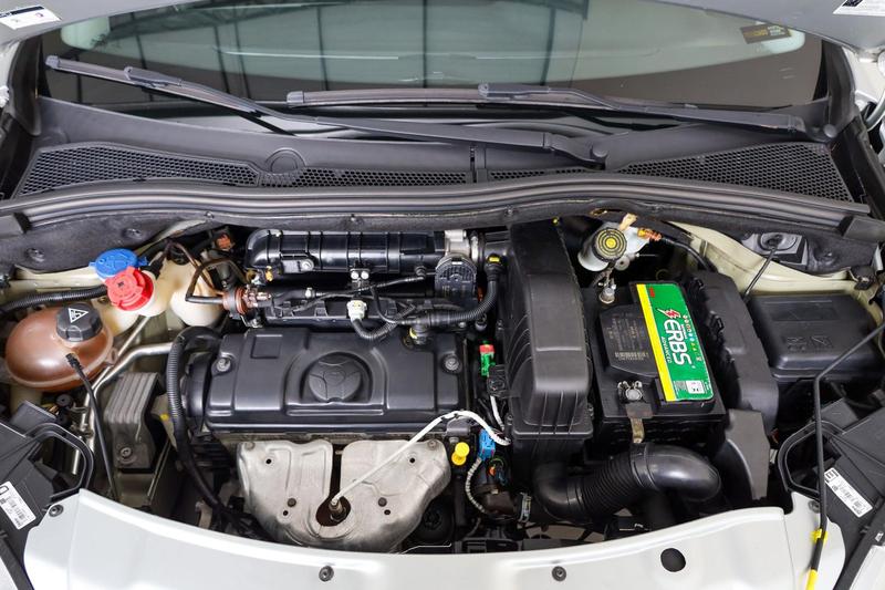 Peugeot 208 1.5 Active 8V Flex 4P Manual - foto 6