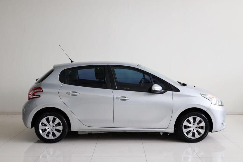 Peugeot 208 1.5 Active 8V Flex 4P Manual - foto 4
