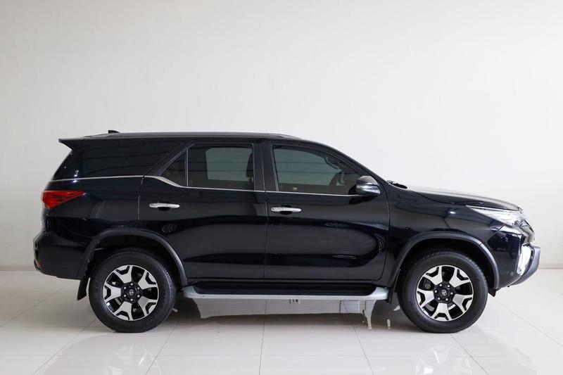 Toyota SW4 Diamond 28 Tb 4X4 Die Automático - foto 4