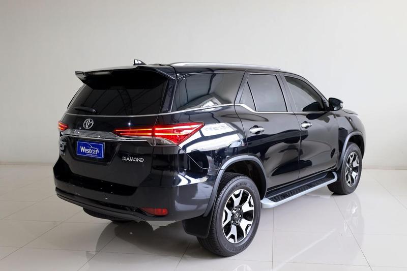 Toyota SW4 Diamond 28 Tb 4X4 Die Automático - foto 16