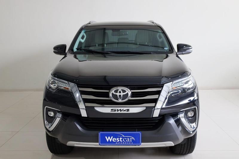 Toyota SW4 Diamond 28 Tb 4X4 Die Automático - foto 3