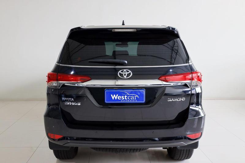 Toyota SW4 Diamond 28 Tb 4X4 Die Automático - foto 13